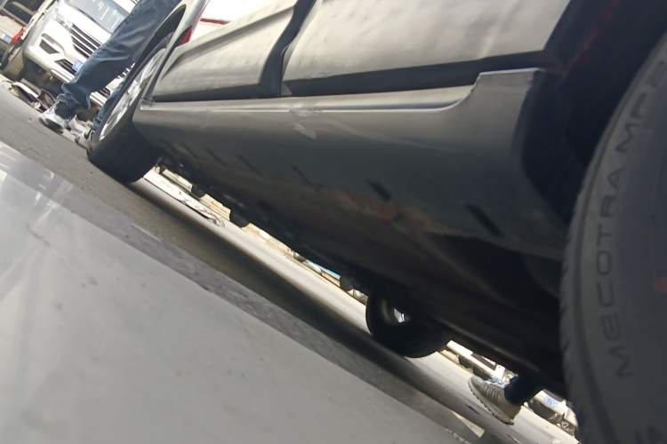 Used Venucia R50X 2013 1.6L Automatic Model Left Side Sill