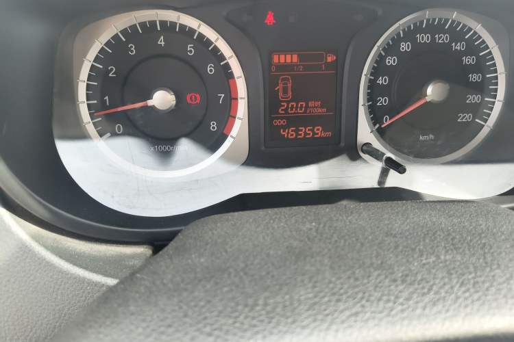 Used Venucia R50X 2013 1.6L Manual Model Odometer Close Up