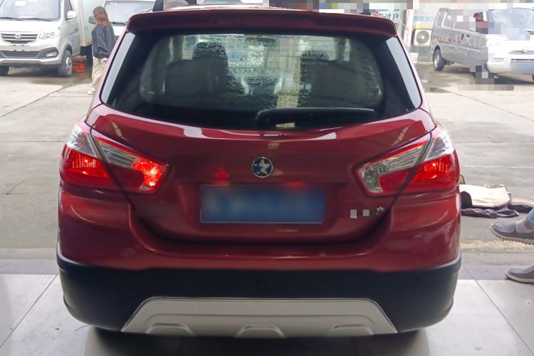 Used Venucia R50X 2013 1.6L Automatic Model Rear