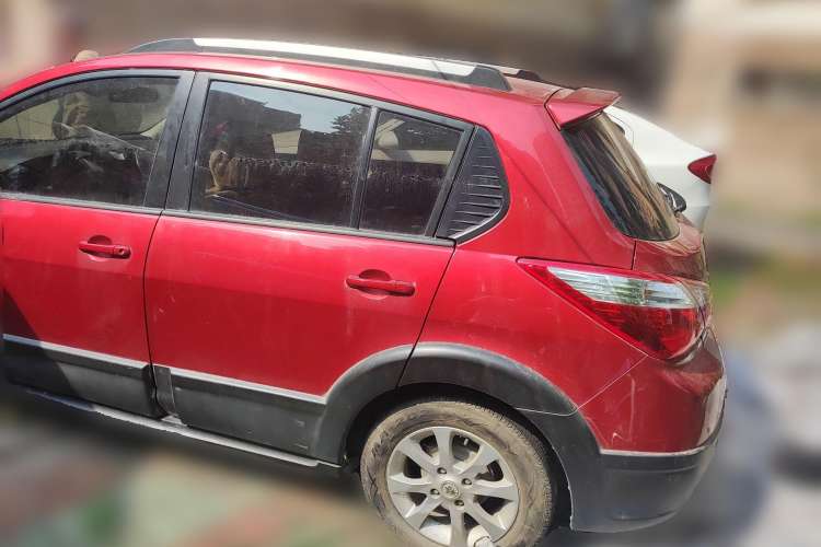 Used Venucia R50X 2013 1.6L Automatic Model Rear Left 45 Deg