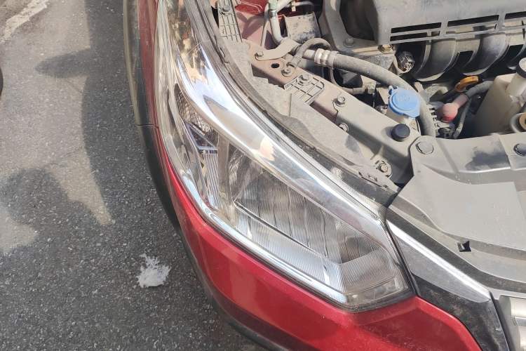 Used Venucia R50X 2013 1.6L Automatic Model Right Front Headlight