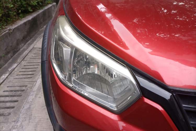 Used Venucia R50X 2013 1.6L Automatic Model Right Front Headlight