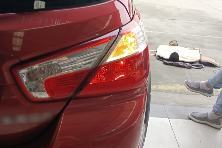 Used Venucia R50X 2013 1.6L Automatic Model Right Rear Taillight
