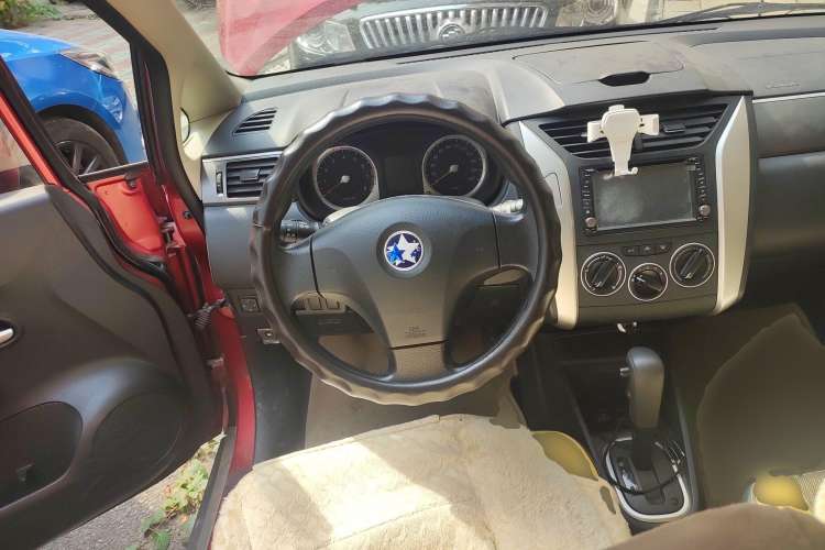 Used Venucia R50X 2013 1.6L Automatic Model Steering Wheel