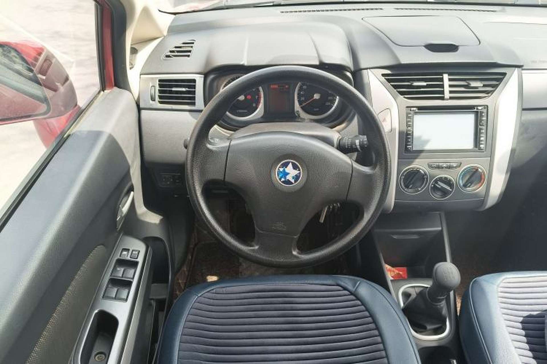 Used Venucia R50X 2013 1.6L Manual Model Steering Wheel