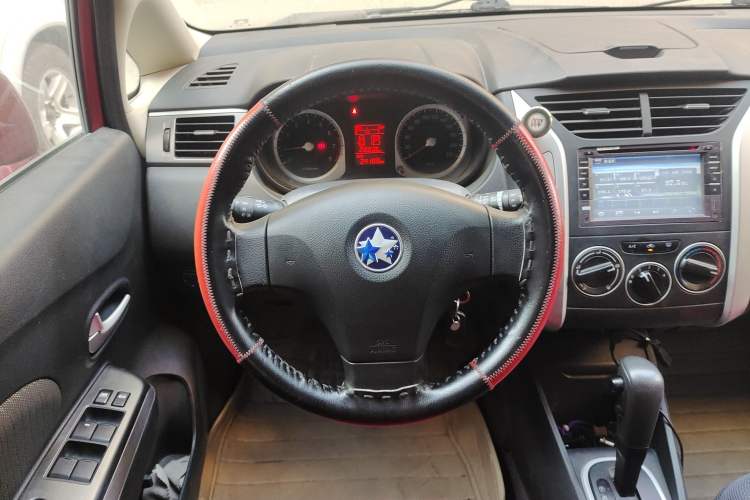 Used Venucia R50X 2013 1.6L Automatic Model Steering Wheel