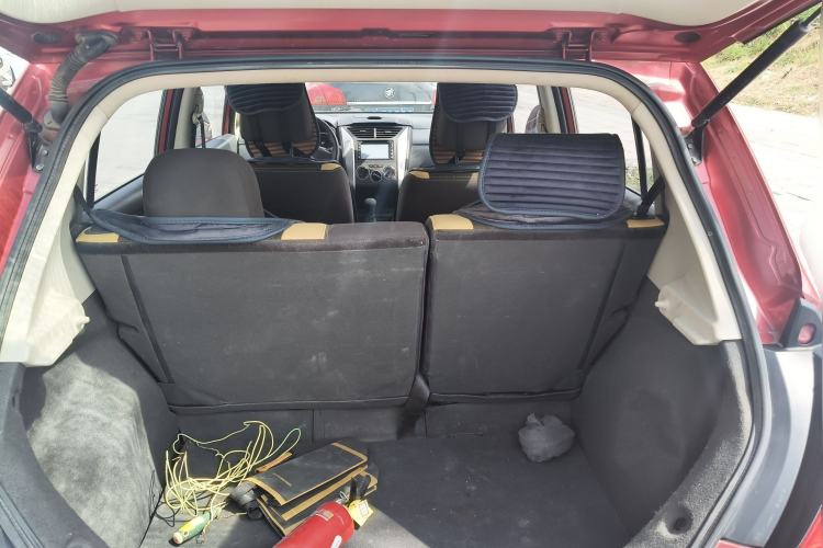 Used Venucia R50X 2013 1.6L Manual Model Trunk