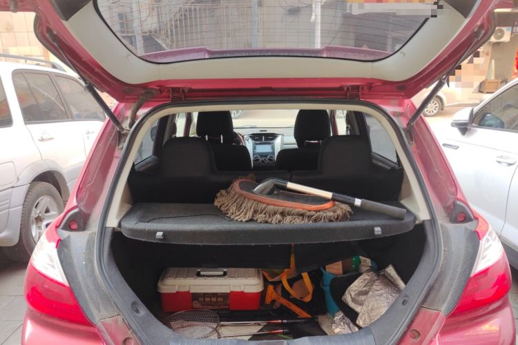 Used Venucia R50X 2013 1.6L Automatic Model Trunk