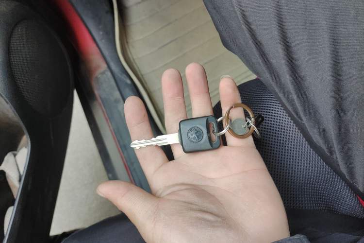 Used Venucia R50X 2013 1.6L Automatic Model Vehicle Key