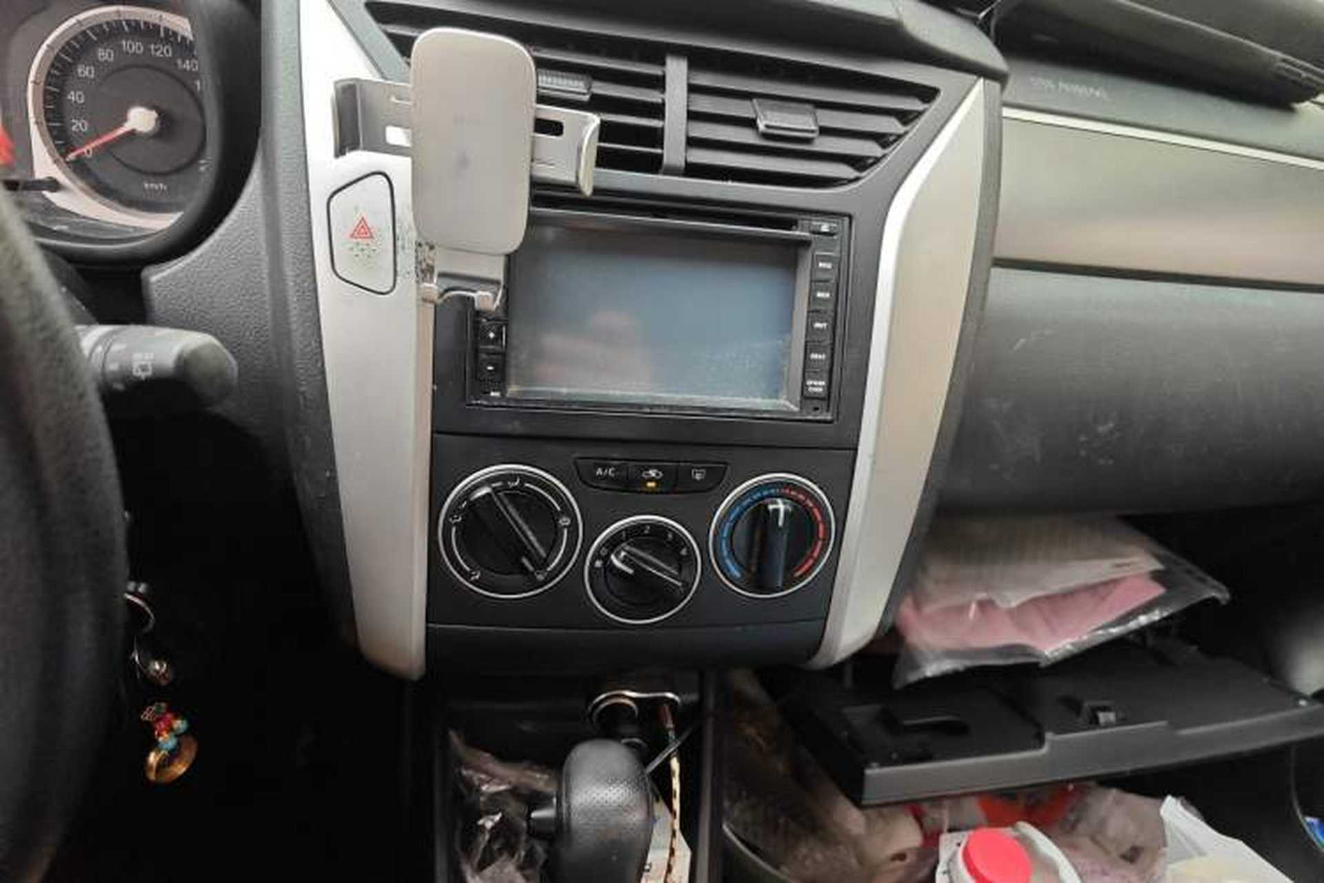 Used Venucia R50X 2013 1.6L Automatic Version with Beidou Navigation Audio And AC Panel