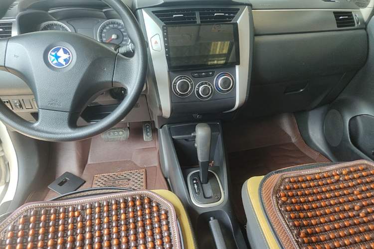 Used Venucia R50X 2013 1.6L Automatic Model Audio And AC Panel
