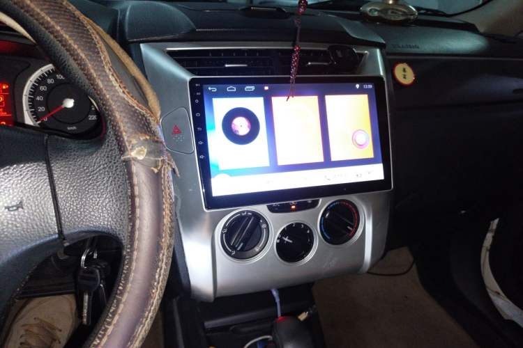Used Venucia R50X 2013 1.6L Automatic Model Audio And AC Panel