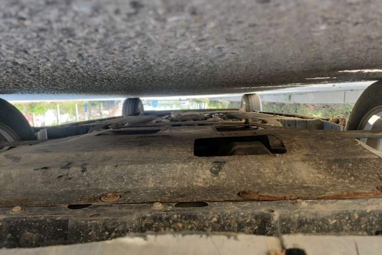 Used Venucia R50X 2013 1.6L Automatic Model Chassis Front