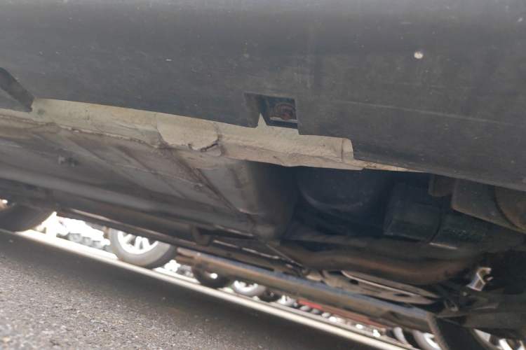Used Venucia R50X 2013 1.6L Manual Version with Beidou Navigation Chassis Rear Left