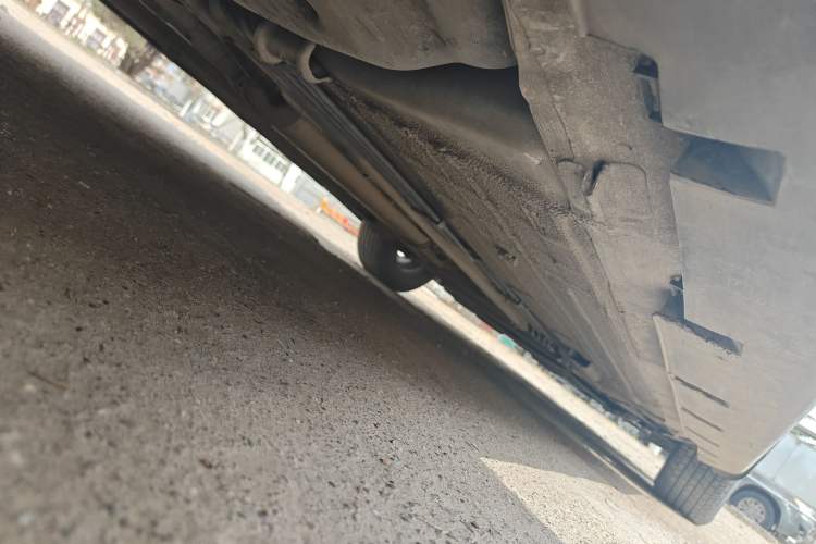 Used Venucia R50X 2013 1.6L Automatic Model Chassis Rear Right