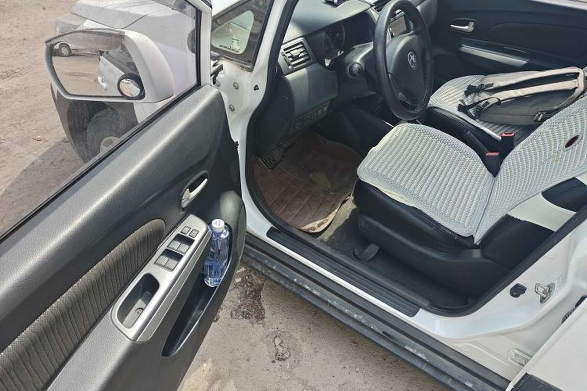 Used Venucia R50X 2013 1.6L Automatic Model Driver Seat