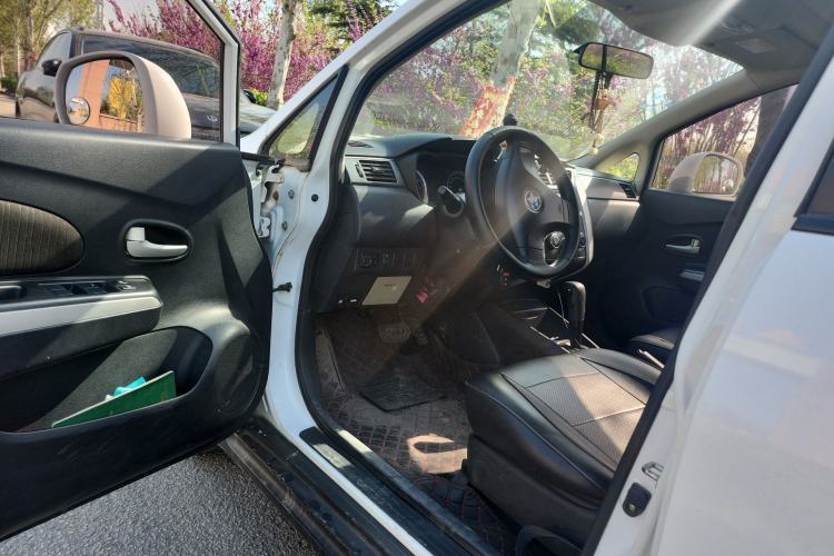 Used Venucia R50X 2013 1.6L Automatic Model Driver Seat