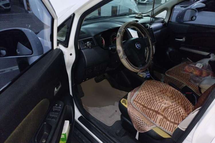 Used Venucia R50X 2013 1.6L Automatic Model Driver Seat