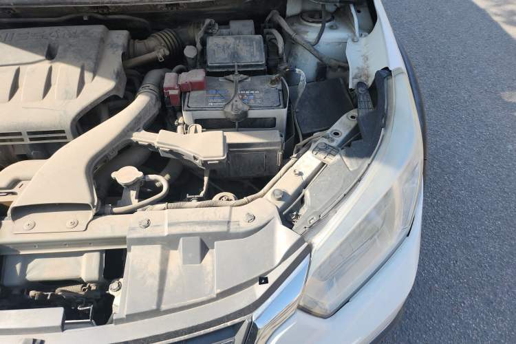 Used Venucia R50X 2013 1.6L Automatic Model Engine Bay Left