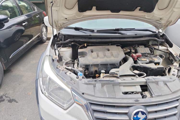 Used Venucia R50X 2013 1.6L Manual Version with Beidou Navigation Engine Bay Right
