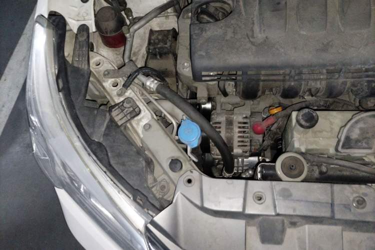 Used Venucia R50X 2013 1.6L Automatic Model Engine Bay Right