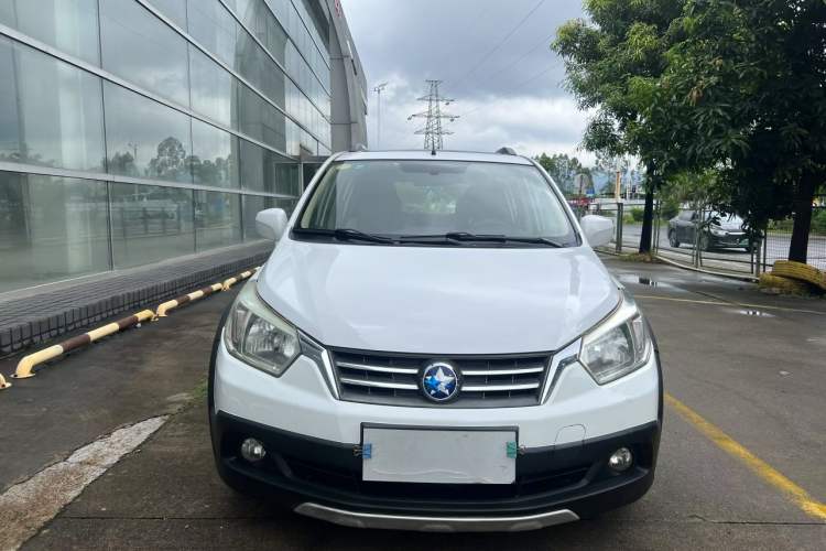 Used Venucia R50X 2013 1.6L Automatic Model Exterior 1