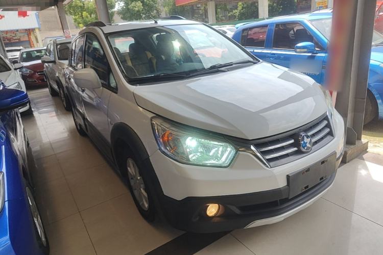 Used Venucia R50X 2013 1.6L Automatic Model Exterior 1