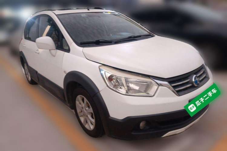 Used Venucia R50X 2013 1.6L Automatic Model Exterior 2