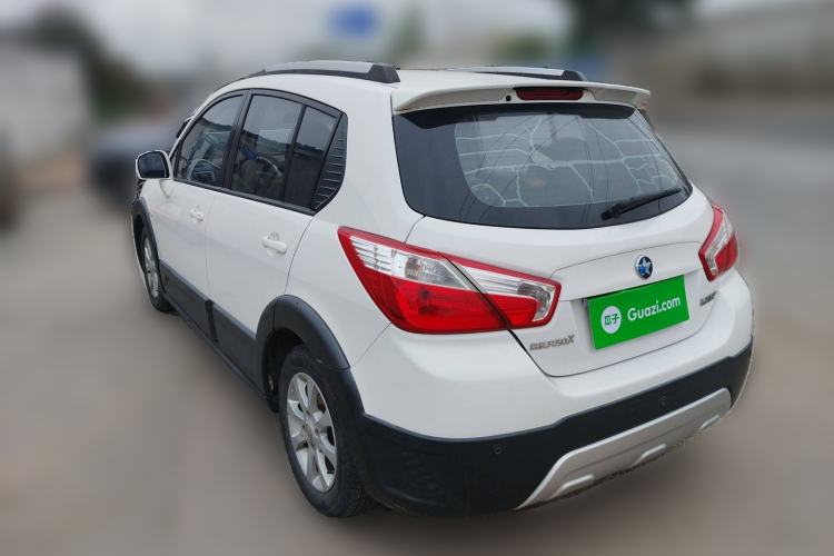 Used Venucia R50X 2013 1.6L Automatic Model Exterior 3