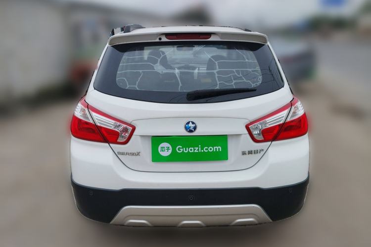Used Venucia R50X 2013 1.6L Automatic Model Exterior 4
