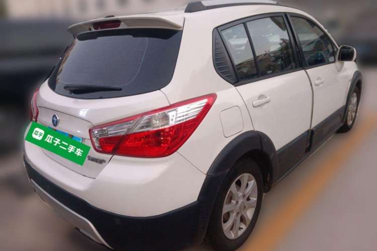 Used Venucia R50X 2013 1.6L Automatic Model Exterior 5