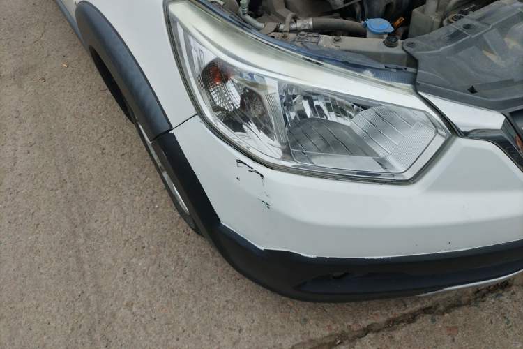 Used Venucia R50X 2013 1.6L Automatic Model Exterior 6