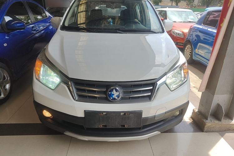 Used Venucia R50X 2013 1.6L Automatic Model Front