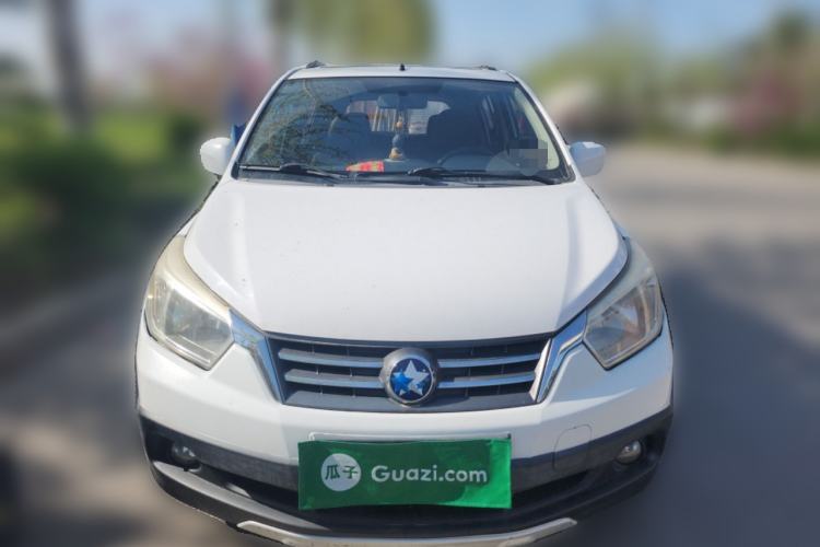 Used Venucia R50X 2013 1.6L Automatic Model Front
