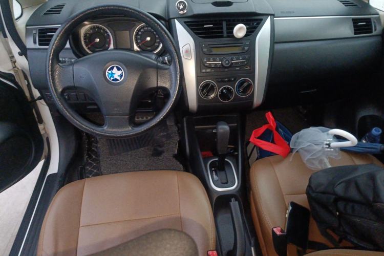 Used Venucia R50X 2013 1.6L Automatic Model Interior 2