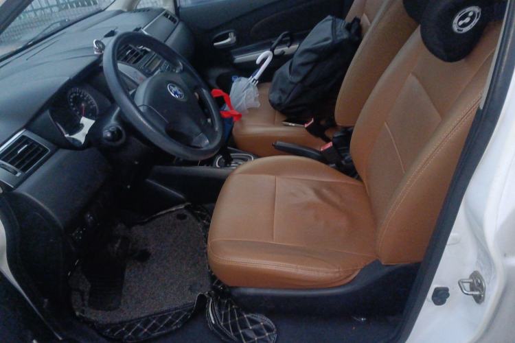 Used Venucia R50X 2013 1.6L Automatic Model Left Front Seat