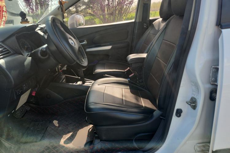 Used Venucia R50X 2013 1.6L Automatic Model Left Front Seat