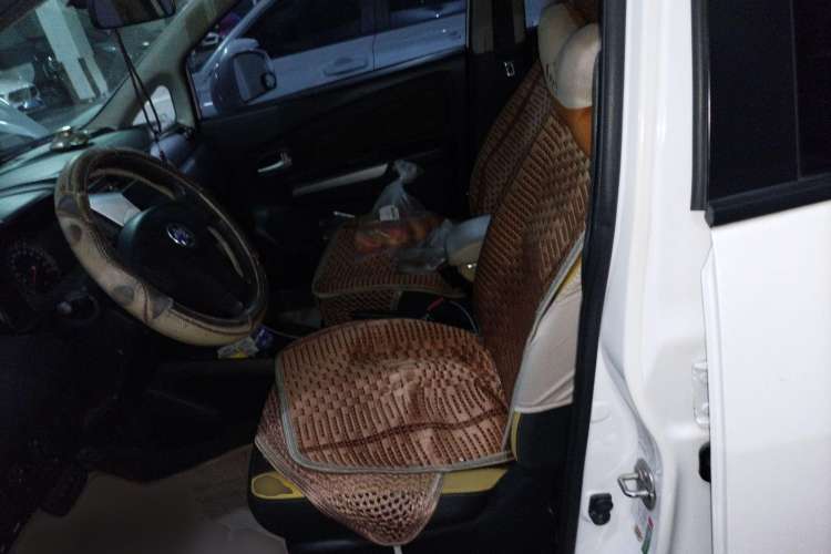 Used Venucia R50X 2013 1.6L Automatic Model Left Front Seat