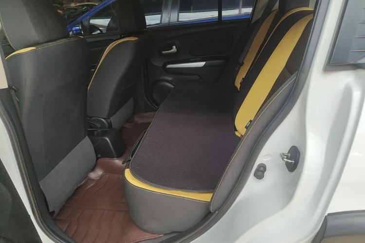 Used Venucia R50X 2013 1.6L Automatic Model Left Rear Seat