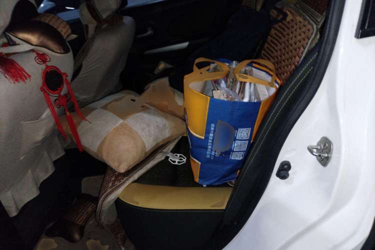 Used Venucia R50X 2013 1.6L Automatic Model Left Rear Seat