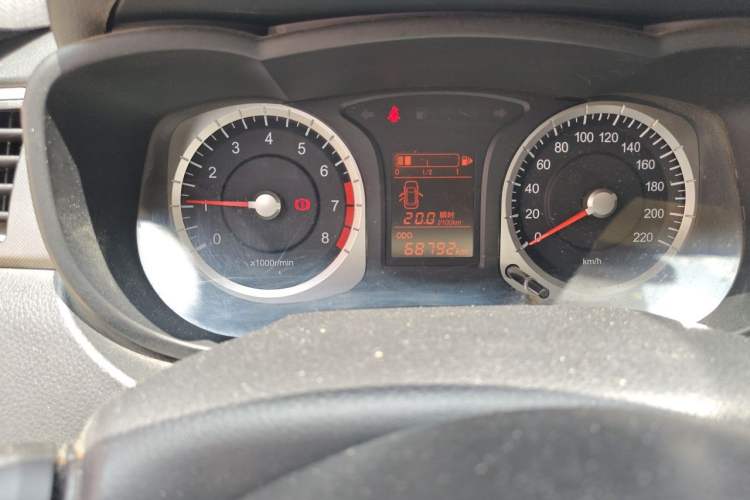 Used Venucia R50X 2013 1.6L Manual Model Odometer Close Up