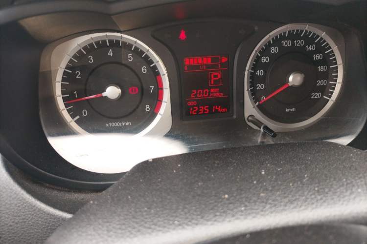 Used Venucia R50X 2013 1.6L Automatic Model Odometer Close Up