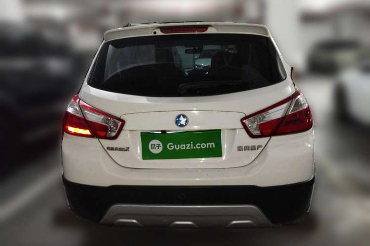 Used Venucia R50X 2013 1.6L Automatic Model Rear