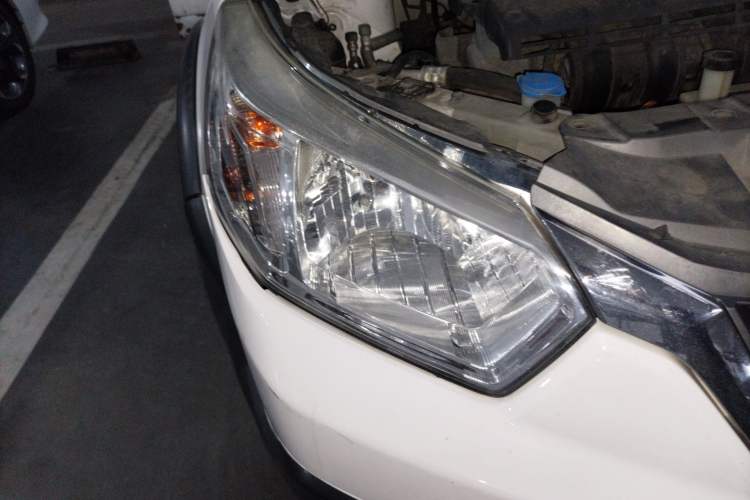 Used Venucia R50X 2013 1.6L Automatic Model Right Front Headlight
