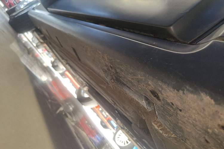 Used Venucia R50X 2013 1.6L Automatic Model Right Side Sill