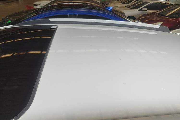 Used Venucia R50X 2013 1.6L Automatic Model Roof