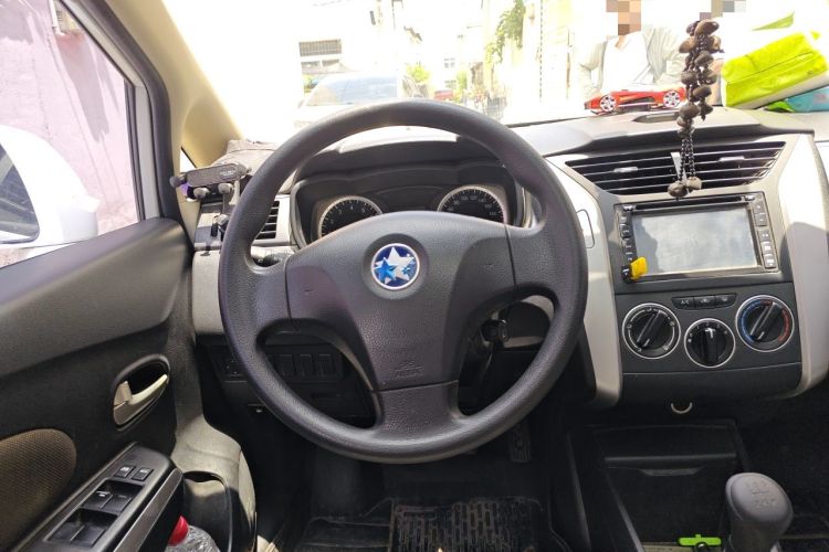 Used Venucia R50X 2013 1.6L Manual Model Steering Wheel