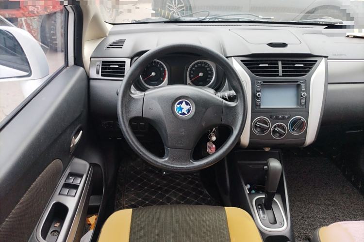 Used Venucia R50X 2013 1.6L Automatic Model Steering Wheel