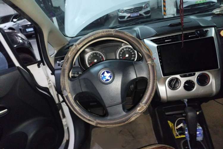 Used Venucia R50X 2013 1.6L Automatic Model Steering Wheel