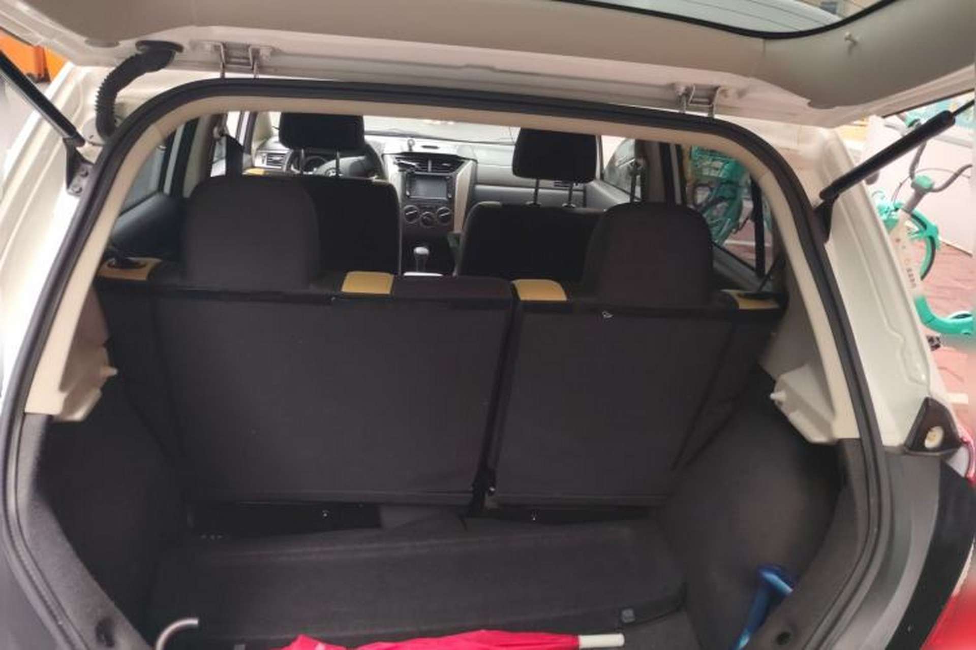 Used Venucia R50X 2013 1.6L Manual Model Trunk